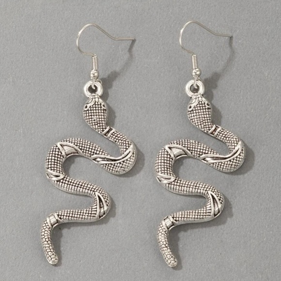 🆕 Silver Snake Earrings !!! Brand New!!! - Picture 2 of 6